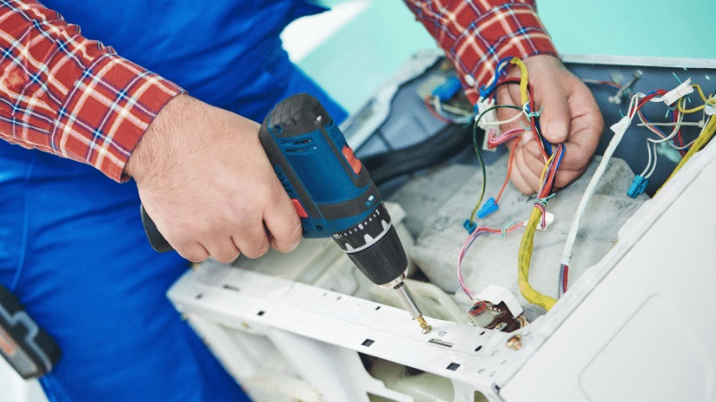 Güzelbahçe Mitsubishi Mitsubishi çamaşır makinesi kart tamiri – Su almama arızası orijinal parça ile giderildi. - Teknik servis örneği